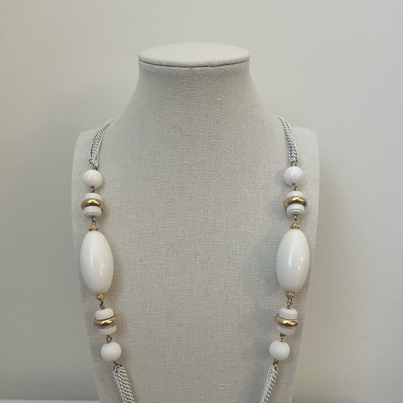 ✨ Vintage Monet Statement Necklace - Picture 4 of 7